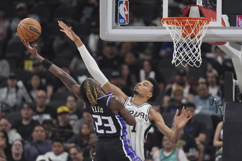 余嘉豪此举 余嘉豪此举